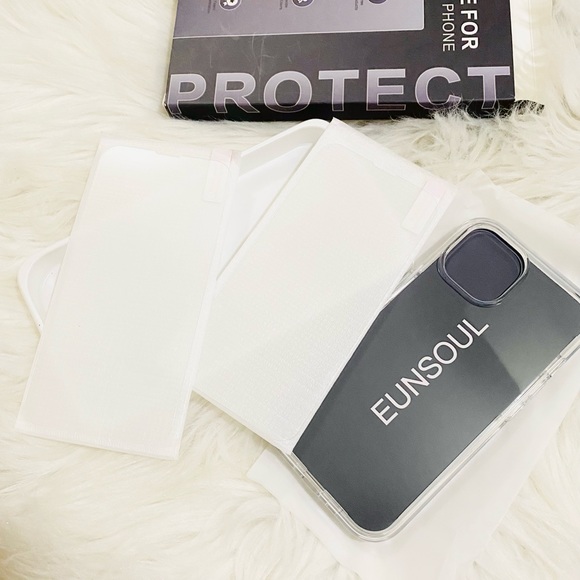 iPhone 14 Transparent Case with 2X Screen Protector + 2X Lens Protector Bundle - Picture 6 of 8